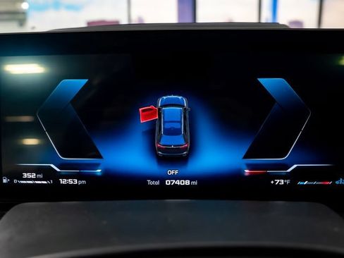 Certified 2025 BMW X7 M60i AWD/4WD image 18