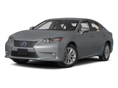 Used 2014 Lexus ES 300h w/ Luxury Package w/Bamboo Trim