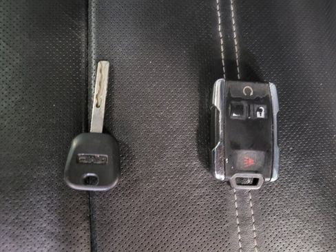 Used 2017 GMC Sierra 1500 Denali w/ Denali Ultimate Package image 32