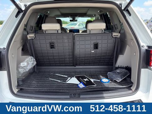 Used 2025 Volkswagen Atlas SE w/ Panoramic Sunroof Package FWD image 7