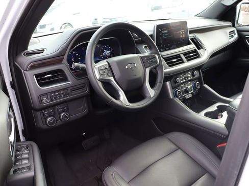 Used 2023 Chevrolet Suburban Z71 w/ Luxury Package image 17