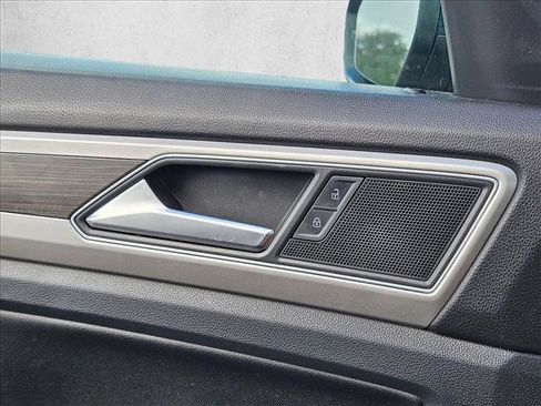 Used 2019 Volkswagen Atlas SEL R-Line FWD image 10