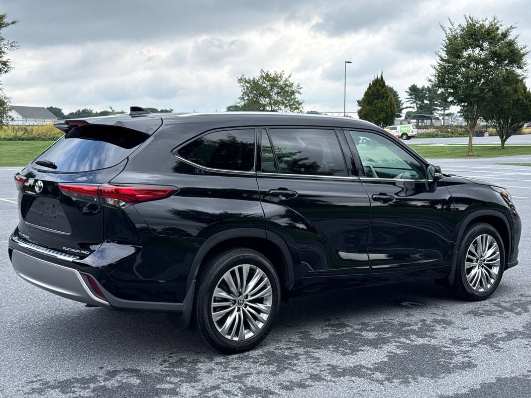 Used 2022 Toyota Highlander Platinum AWD/4WD image 8