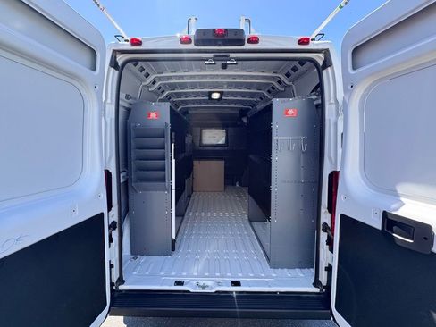 Used 2025 RAM ProMaster 2500 w/ Convenience Group FWD image 7