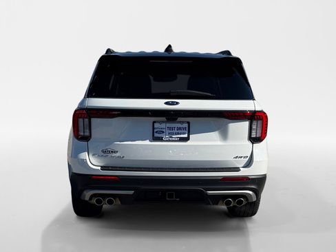 Used 2025 Ford Explorer Platinum w/ Ultimate Package image 5