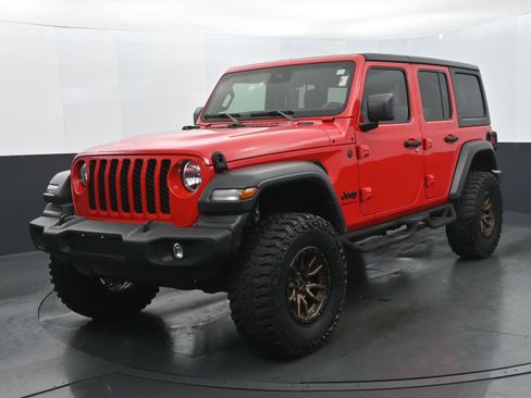 Used 2024 Jeep Wrangler Sport S image 1