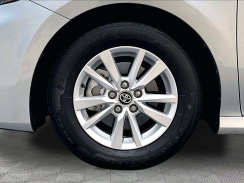 Used 2025 Toyota Camry LE FWD image 11