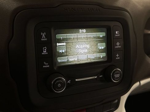 Used 2015 Jeep Renegade Latitude AWD/4WD image 14