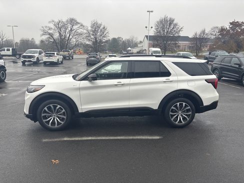 New 2026 Ford Explorer ST-Line image 7
