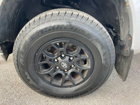 Used 2021 Toyota Tacoma SR5 image 8