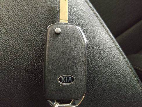 Used 2020 Kia Soul S FWD image 32