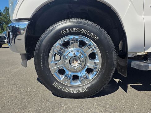 Used 2014 Ford F250 Lariat w/ Lariat Ultimate Package AWD/4WD image 10