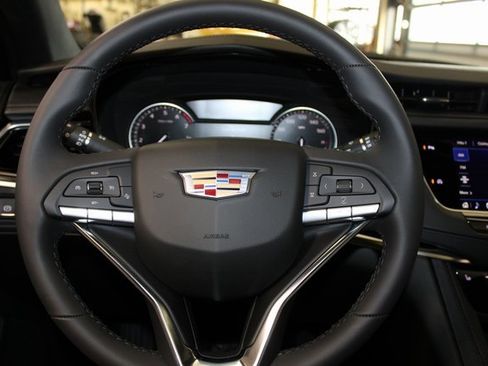New 2025 Cadillac XT6 Luxury image 20