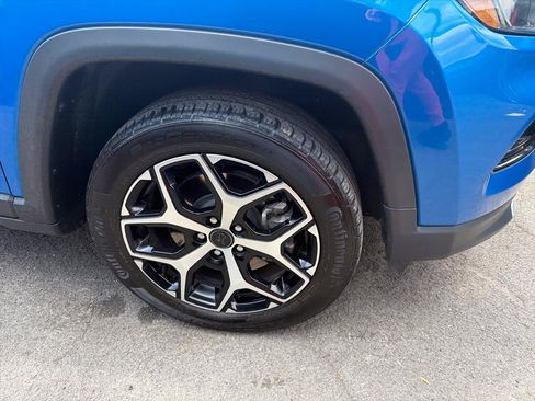 Used 2025 Jeep Compass Limited AWD/4WD image 4