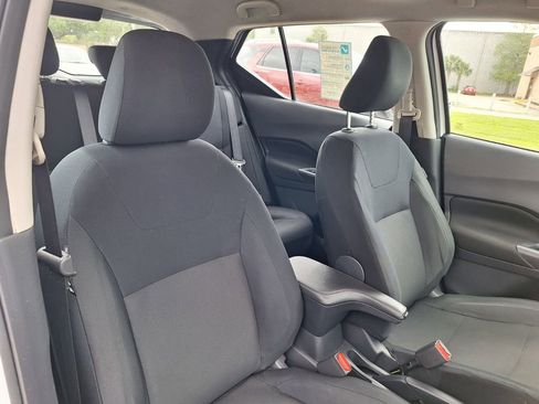 Used 2024 Nissan Kicks S image 29