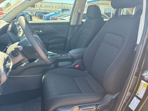 New 2025 Honda HR-V LX image 9
