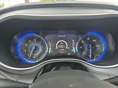 Used 2024 Chrysler Pacifica Touring-L w/ S Appearance Package FWD image 19