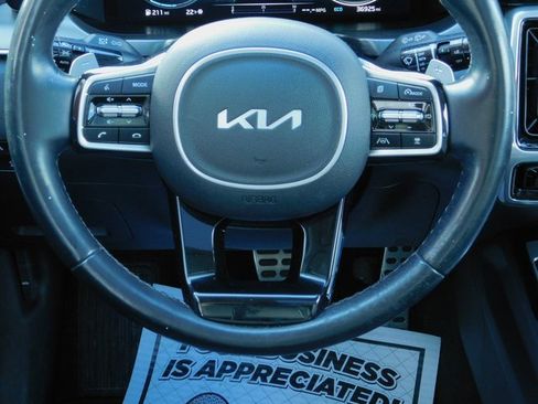 Used 2022 Kia Sorento SX image 16