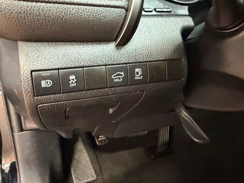 Used 2022 Toyota Camry SE FWD image 19