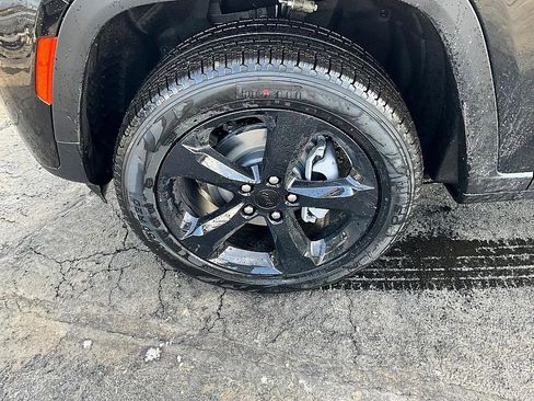 New 2026 Jeep Grand Cherokee Limited w/ Limited Altitude Package image 10