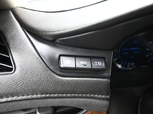 Used 2019 Cadillac Escalade ESV Luxury AWD/4WD image 27