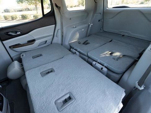 Used 2021 GMC Acadia SLE w/ Driver Convenience Package image 32