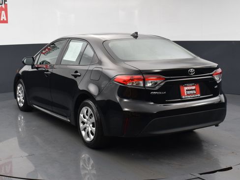 Used 2025 Toyota Corolla LE FWD image 3