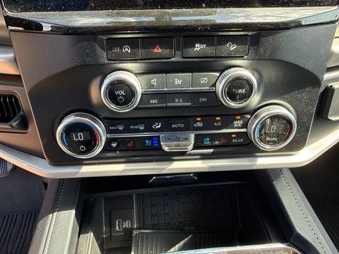 Used 2024 Ford Expedition Max XLT AWD/4WD image 24