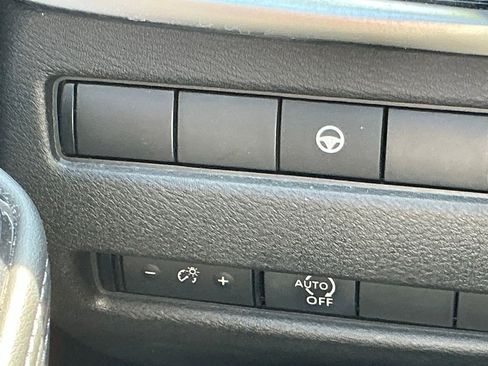 Used 2023 Nissan Rogue SV FWD image 13