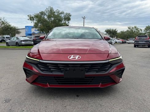 Used 2024 Hyundai Elantra SEL FWD image 2
