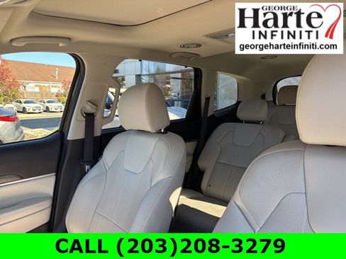 Used 2022 Kia Telluride EX w/ EX Premium Package image 25