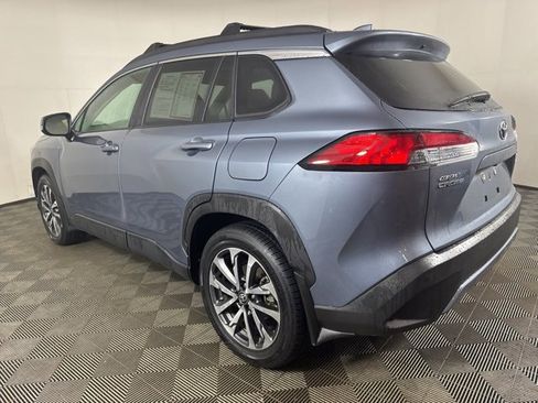 Used 2023 Toyota Corolla Cross XLE image 6