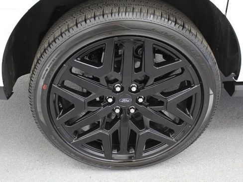 New 2026 Ford Expedition Max Platinum AWD/4WD image 38