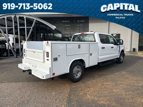 New 2026 Ford F250 XL w/ XL Chrome Package image 8