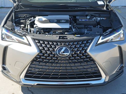 Used 2022 Lexus UX 200 image 7