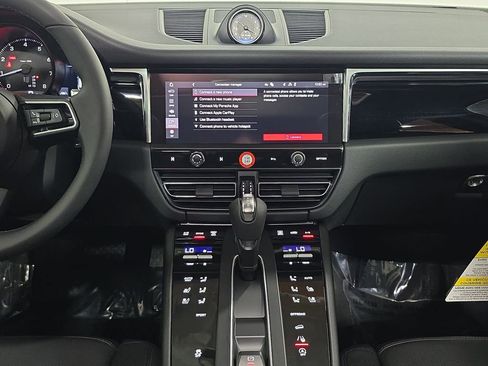 New 2026 Porsche Macan image 16