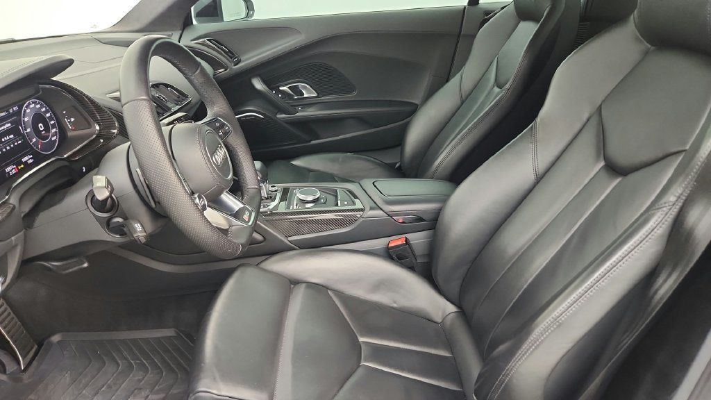 Used 2018 Audi R8 V10 RWD image 15