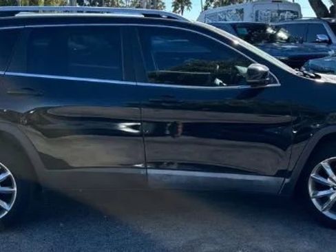 Used 2017 Jeep Cherokee Limited image 1