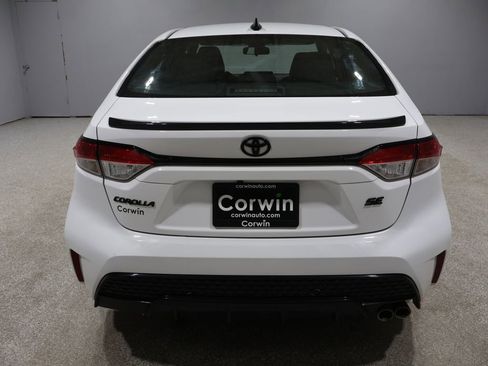 Used 2022 Toyota Corolla SE image 4