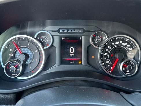 New 2026 RAM 2500 Big Horn AWD/4WD image 9