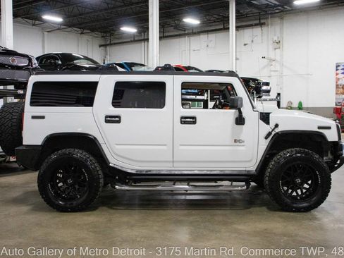Used 2005 HUMMER H2 Base 4WD 4dr SUV w/ Preferred Equipment Group image 8