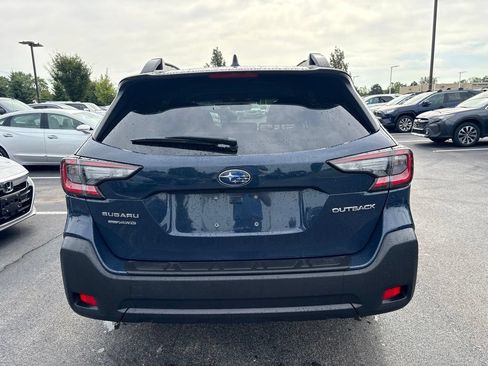 Used 2025 Subaru Outback Premium w/ Popular Package #1A AWD/4WD image 4