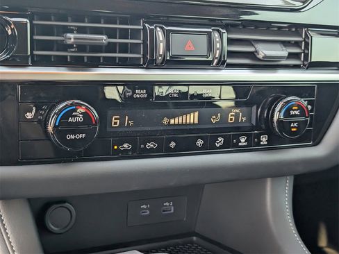 New 2025 Nissan Pathfinder SV w/ Black Appearance Package image 13