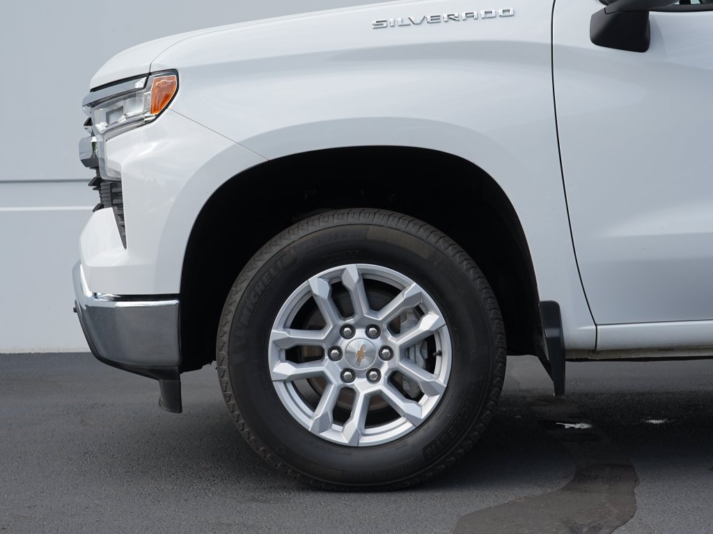 Certified 2025 Chevrolet Silverado 1500 LT AWD/4WD image 12