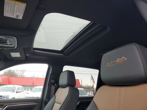 Used 2025 Chevrolet Silverado 2500 High Country w/ High Country Premium Package image 6