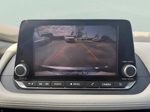 Used 2022 Nissan Rogue SV FWD image 19