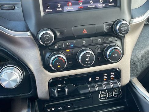 Used 2019 RAM 1500 Laramie AWD/4WD image 15