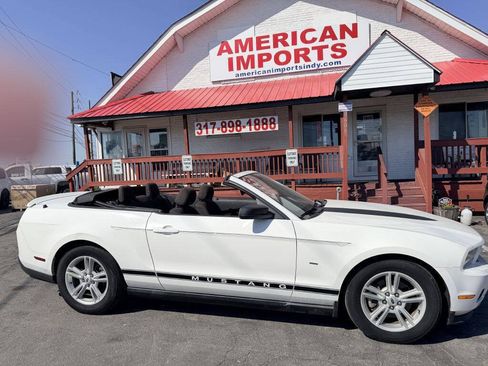Used 2012 Ford Mustang Convertible RWD image 22