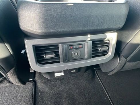 New 2025 Ford F250 Lariat w/ FX4 Off-Road Package image 19