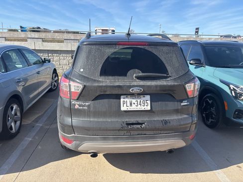 Used 2018 Ford Escape SE image 3